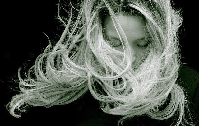 Entretien des cheveux : 5 erreurs à éviter à tout prix