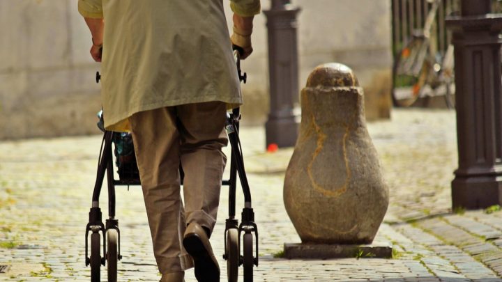 Comment se faire rembourser un déambulateur?