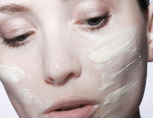 Attention : ces habitudes quotidiennes nuisent à votre peau