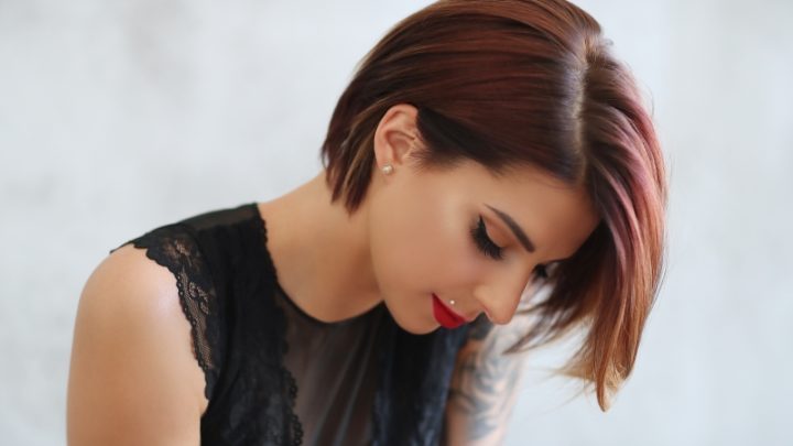 Quelles sont les coupes de cheveux qui permettent de camoufler une calvitie naissante ?