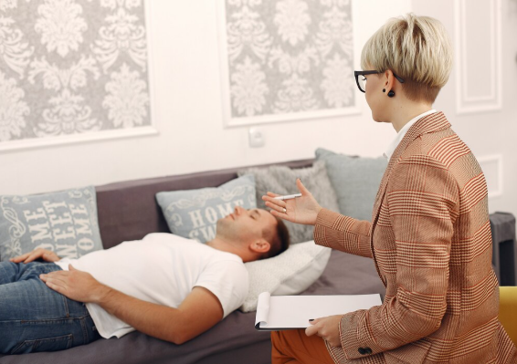 Hypnose EMDR : comment agir sur les traumatismes persistants ?
